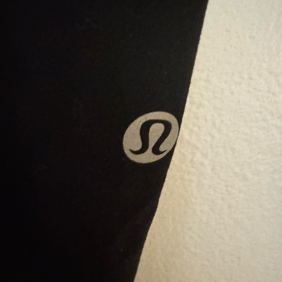 Lululemon Rejuvenate Crop *18” in Black. Size 6. - Picture 13 of 17